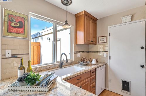 1634 Calle Santa Anna, Pleasanton CA  94566-5927 exterior