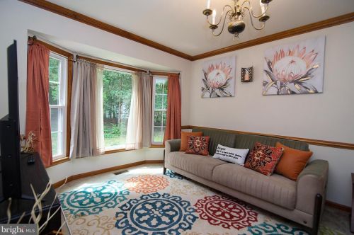 6104 Fox Point Rd, Fredericksburg VA  22407-8330 exterior