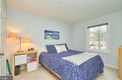 6740 Sunset Woods Ct, Springfield VA  22015-4241 exterior