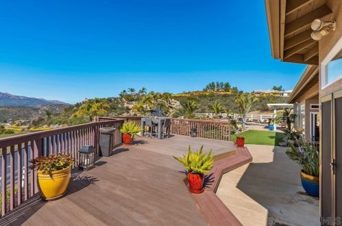 550 Old Stagecoach Run, Alpine CA  91901-1478 exterior