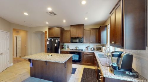 1648 Maidencane Way, Los Banos CA  93635-8546 exterior