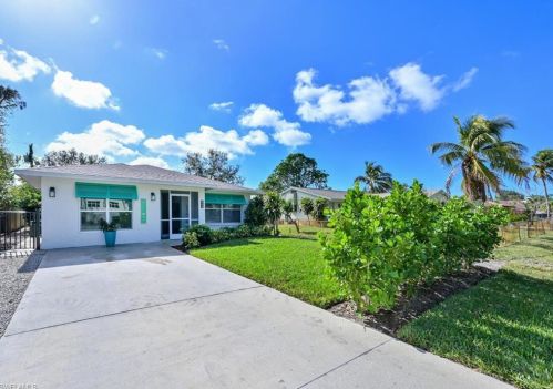 864 110th Ave, Naples FL  34108-1822 exterior