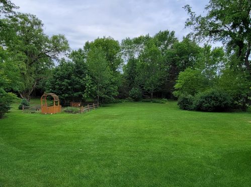 2234 Glenbrook Ln, Thiensville, WI 53092-3116