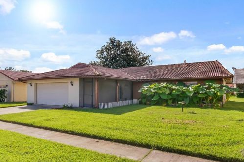 5518 Memorial Dr, Orlando, FL 32821-8112
