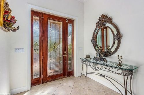 3681 7th Ave, Naples, FL 34117-4149