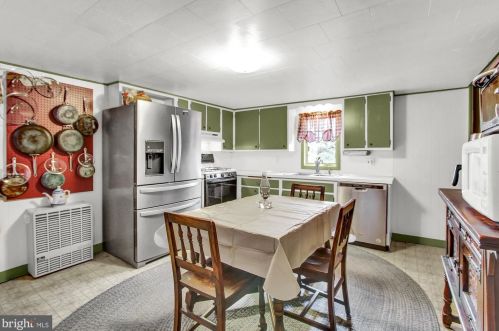 3243 Galen Hall Rd, Swartzville PA  17569-9580 exterior