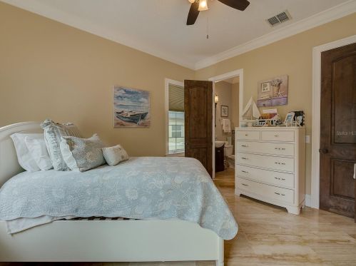 11171 53rd Ave, Saint Petersburg FL  33708-2936 exterior