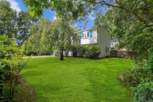 538 Islip Ave, Islip Manor, NY 11751-1506