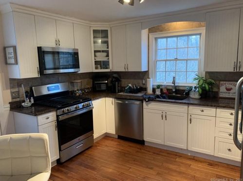 55 Hackley St, Bridgeport CT 06605-3150 exterior