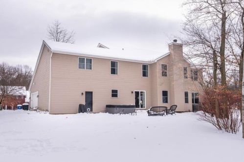 88 Old Hickory Ln, Grove City PA 16127-4663 exterior