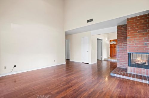 23347 Dalbey Dr, Santa Clarita, CA 91355-3034