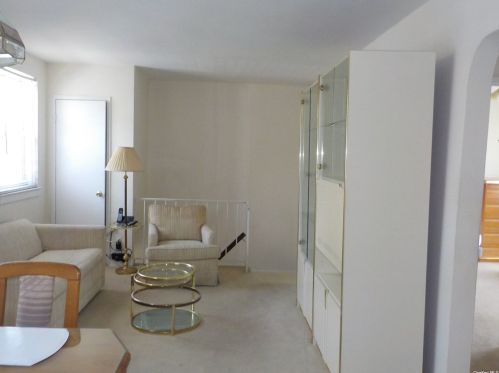 73-60 255th St, Floral Park, NY 11004-1133