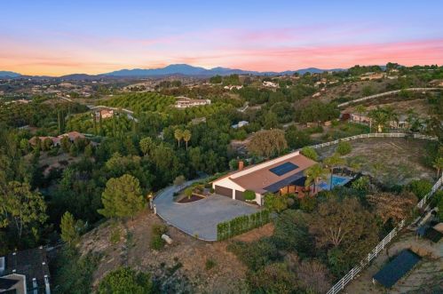 39386 Chaparral Dr, Temecula CA  92592-8822 exterior