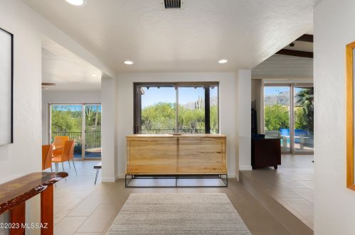 2106 Camino El Ganado, Tucson AZ  85718-4108 exterior