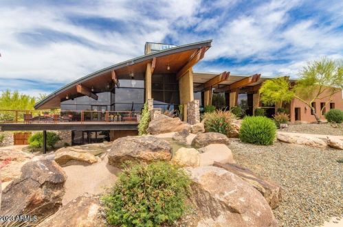 1735 Desperado Way, Phoenix AZ  85085-6329 exterior