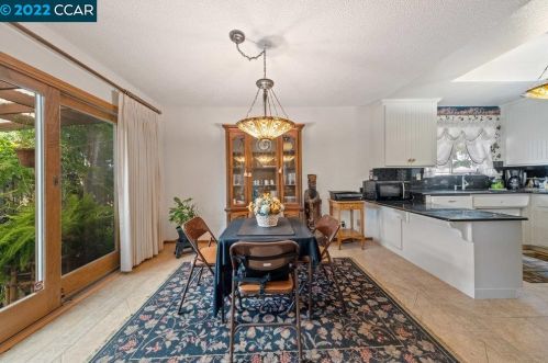 975 Kilkenny Way, Pinole CA  94564-2717 exterior