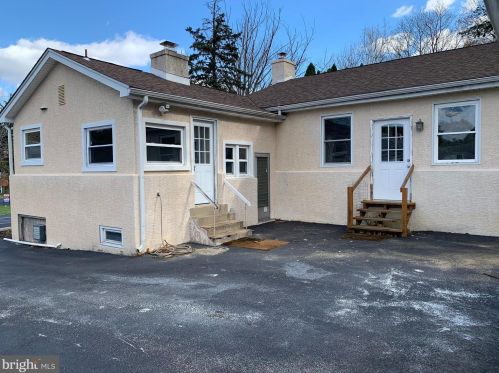 653 Gulph Rd, Norristown PA  19406-3704 exterior