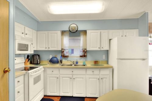 4826 Colonnades Cir, Lakeland FL  33811-1526 exterior