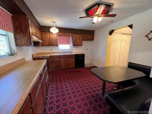 907 Derbyshire Rd, Daytona Beach FL 32117-3802 exterior