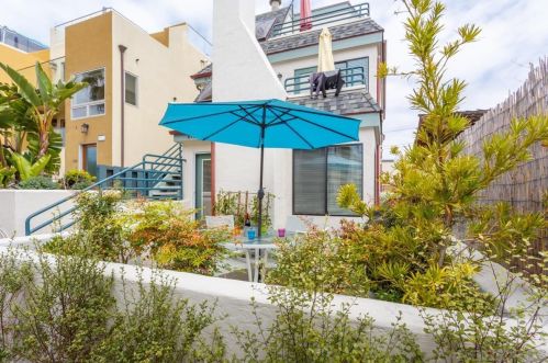 810 Liverpool Ct, San Diego, CA 92109-7516