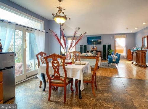 32 Sunrise Ct, Southampton PA 18966-1981 exterior