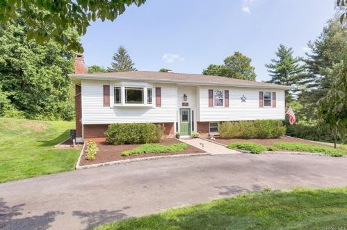 28 Overhill Rd, Stormville, NY 12582-5406