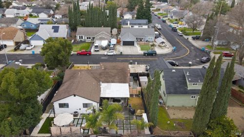 403 Temple Dr, Vacaville CA  95687-5146 exterior