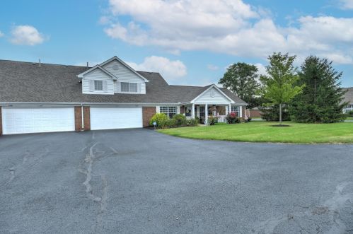 1302 Old Pond Dr, Marion, OH 43302-7549