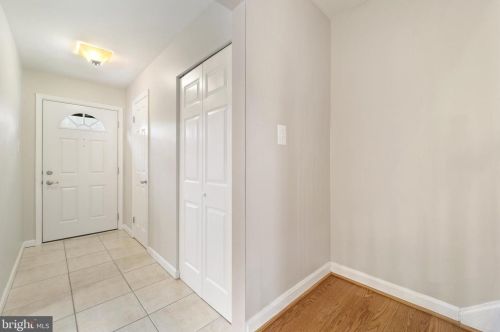 2356 Horseferry Ct, Herndon VA 20191-2733 exterior