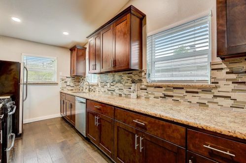 709 Pinehurst Dr, Richardson TX 75080-4113 exterior