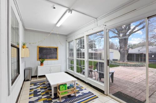 1502 Meadow Glen St, Richardson TX  75081-2541 exterior