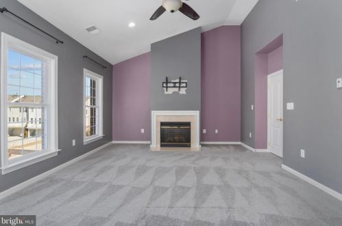 22476 Dinah Pl, Leesburg VA 20175-4808 exterior