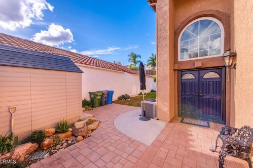 813 Links View Dr, Simi Valley, CA 93065-6655