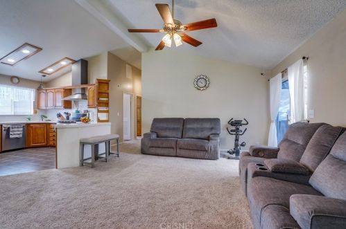 28101 Vista View Dr, Santa Clarita CA  91351-5710 exterior