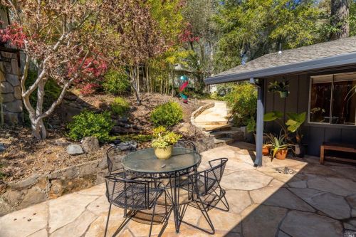 2000 Los Olivos Rd, Santa Rosa CA  95404-2018 exterior