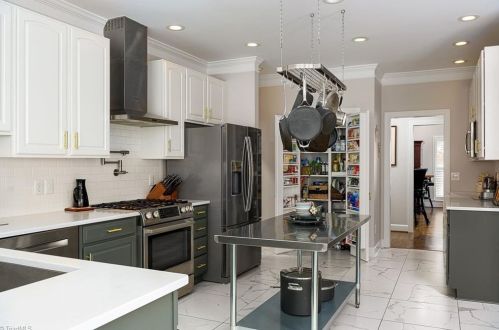 2 Bluff Ridge Ct, Greensboro NC  27455-2298 exterior