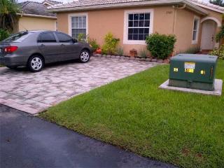 10563 161st Pl, Miami FL  33196-4571 exterior