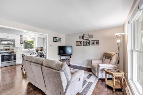 2963 Jauquet Dr, Green Bay, WI 54311-7520