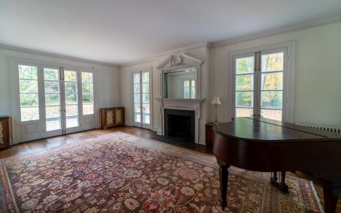 5 Father Peters Ln, New Canaan CT  06840-2215 exterior