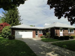 2913 Highland Rd, Erie, PA 16506-3241