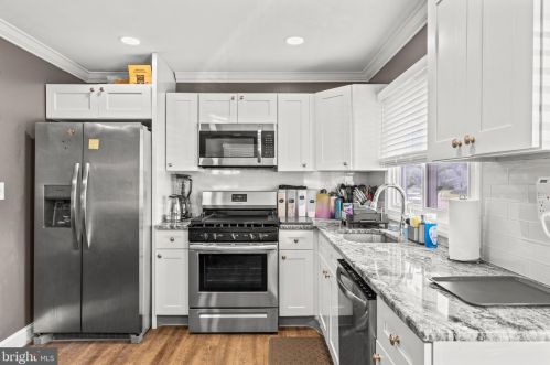 28 Buckingham Dr, Willingboro NJ  08046-1623 exterior