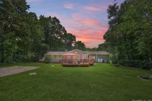 44 Williams Dr, Waterbury, CT 06712-1342