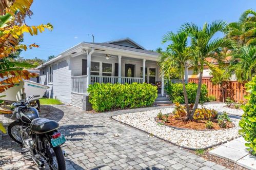 414 54th St, West Palm Beach, FL 33407-2632