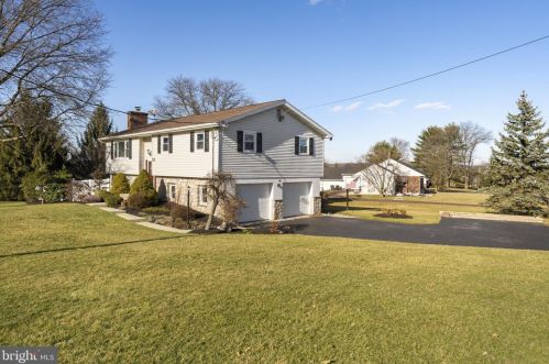 2221 Swamp Pike, Gilbertsville, PA 19525-9654