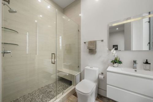 5128 Noble Ave, Van Nuys CA  91403-1376 exterior