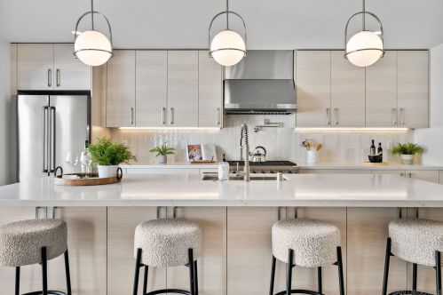 1855 Frankfort St, San Diego CA  92110-3514 exterior