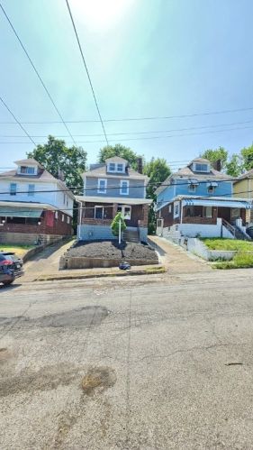 1517 Center St, Pittsburgh, PA 15221-1445
