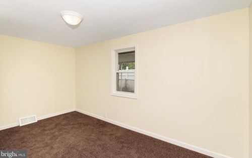 806 Pitman Ave, West Deptford NJ  08063-1324 exterior