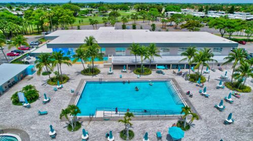 561 Monaco L, Delray Beach FL  33446-1938 exterior