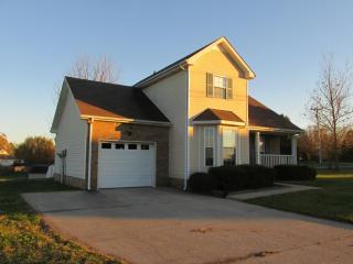 1798 Cabana Dr, Clarksville, TN 37042-4590